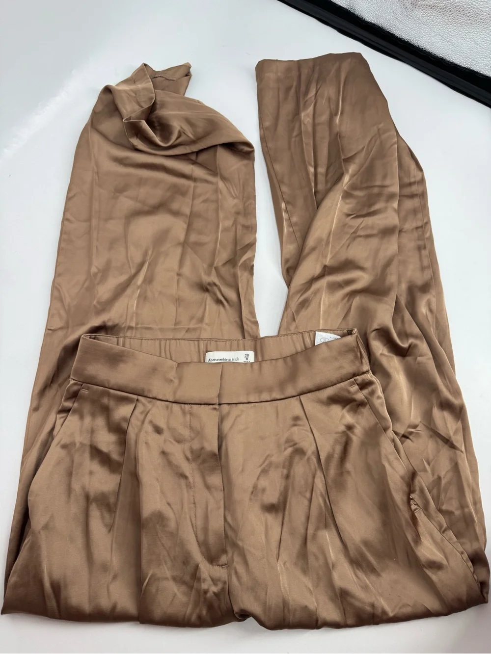 NWT Abercrombie & Fitch Sloane Satin Hi Rise Pleated Wide Leg Trouser Pants 29/8 - Picture 2 of 10
